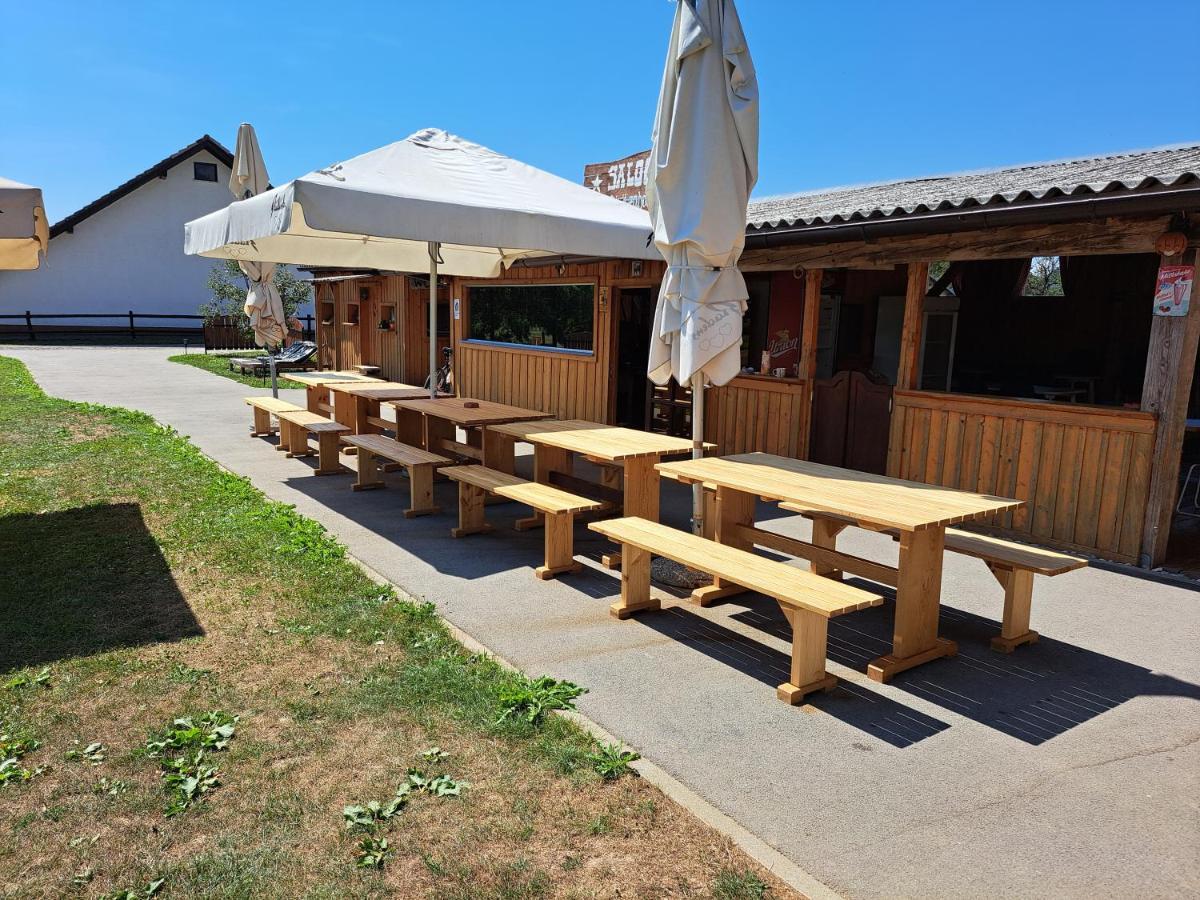 Glamping House Ranc Luze Hotel Екстериор снимка
